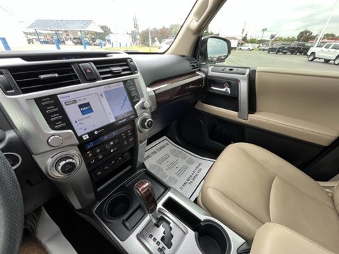 Used 2020 Toyota 4Runner Limited image 13
