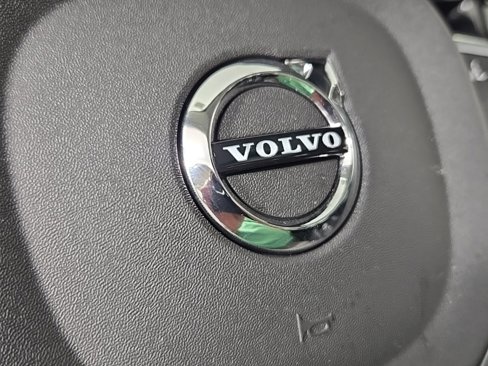 Certified 2025 Volvo S60 B5 Core image 30