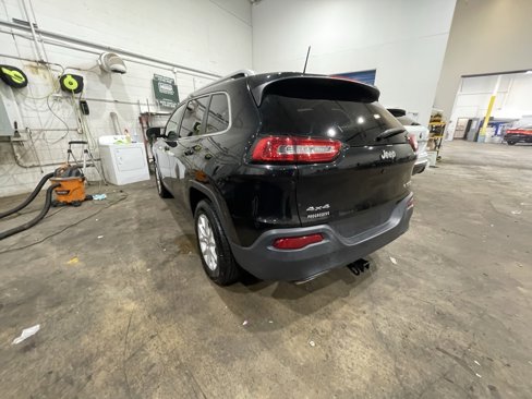 Used 2016 Jeep Cherokee Latitude image 5