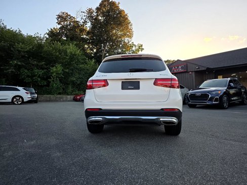 Used 2019 Mercedes-Benz GLC 300 4MATIC w/ Premium Package image 25