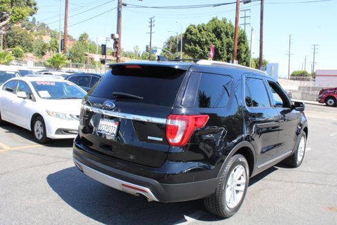 Used 2016 Ford Explorer XLT w/ Equipment Group 202A image 7