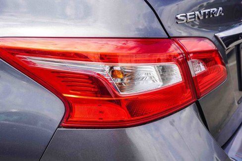 Used 2017 Nissan Sentra SV image 7