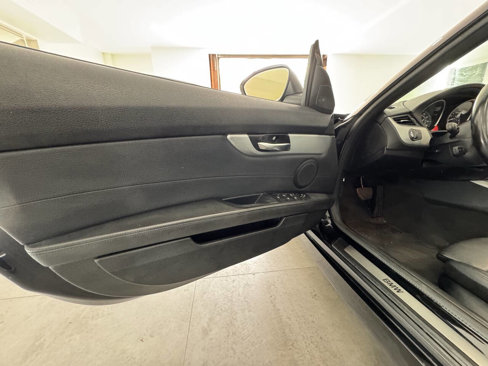 Used 2011 BMW Z4 sDrive35i image 17