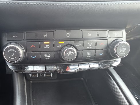 Used 2022 Dodge Durango GT image 36