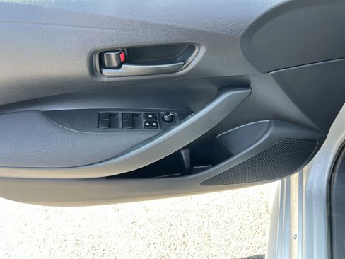 Used 2022 Toyota Corolla LE image 14