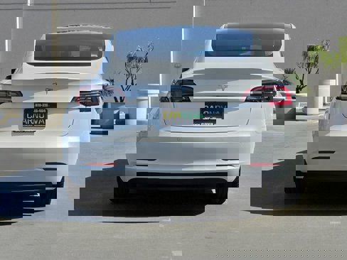 Used 2021 Tesla Model 3 Standard Range image 10