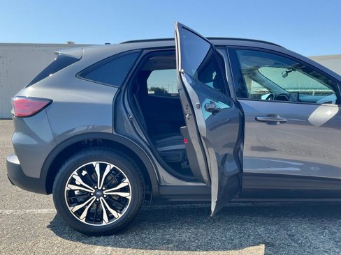 Certified 2022 Ford Escape SE w/ SE Sport Appearance Package image 47