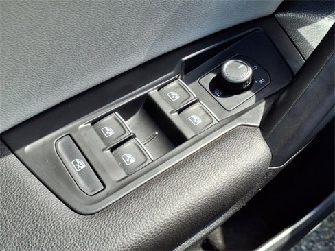 Used 2021 Volkswagen Tiguan S image 14