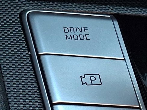 Certified 2025 Hyundai Elantra SEL image 24
