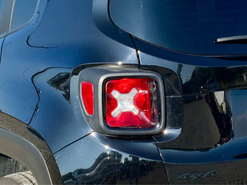 Used 2018 Jeep Renegade Sport w/ Power & Air Group image 16