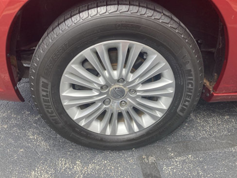 Used 2013 Chrysler Town & Country Touring-L w/ Premium Group image 29