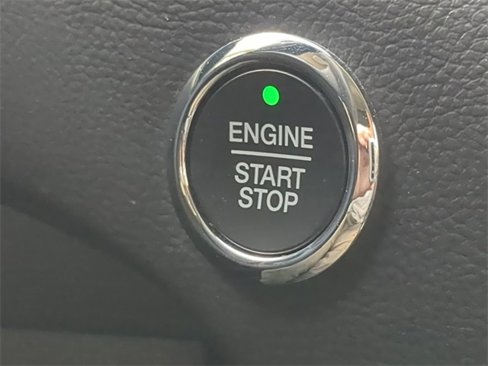 Used 2020 Ford Edge SE image 33