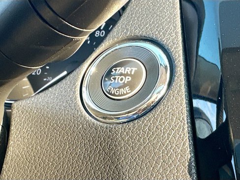 Used 2017 Nissan Rogue SL w/ SL Premium Package image 10