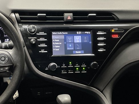 Used 2019 Toyota Camry LE image 31
