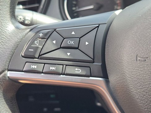 Used 2018 Nissan Rogue Sport S image 26