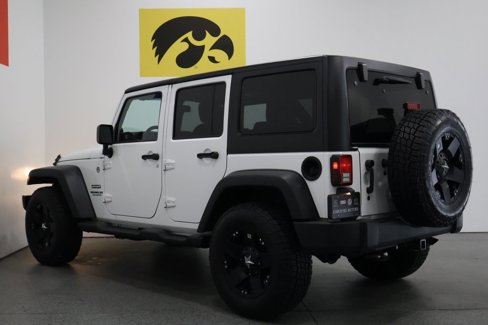 Used 2013 Jeep Wrangler Unlimited Sport image 9