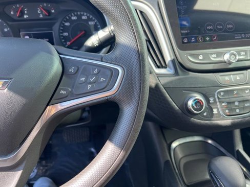 Used 2023 Chevrolet Malibu LT image 13