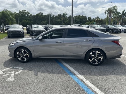 Used 2023 Hyundai Elantra Limited w/ Cargo Package image 9