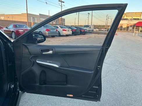 Used 2012 Toyota Camry SE image 12