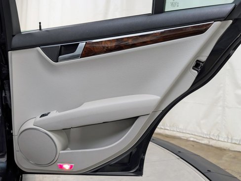 Used 2012 Mercedes-Benz C 250 Luxury image 20