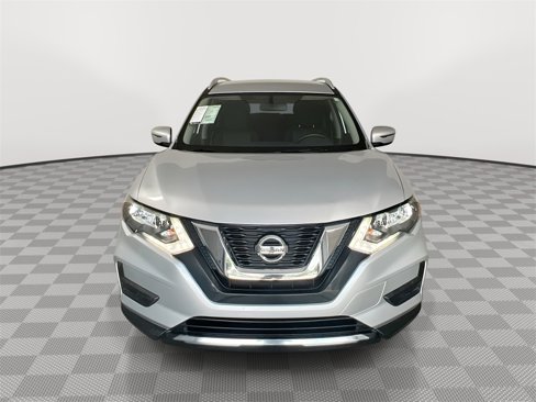 Used 2017 Nissan Rogue SV image 3