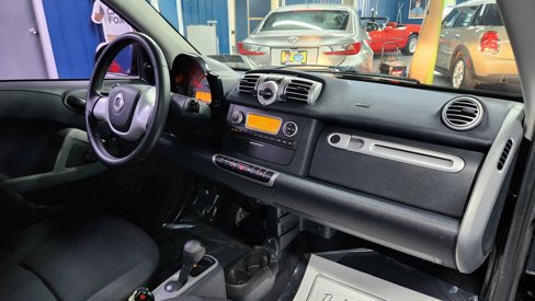 Used 2011 smart fortwo pure image 13