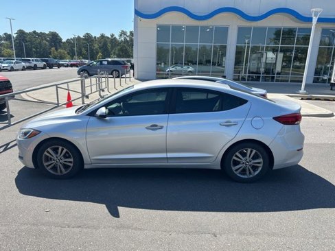 Used 2017 Hyundai Elantra SE image 4