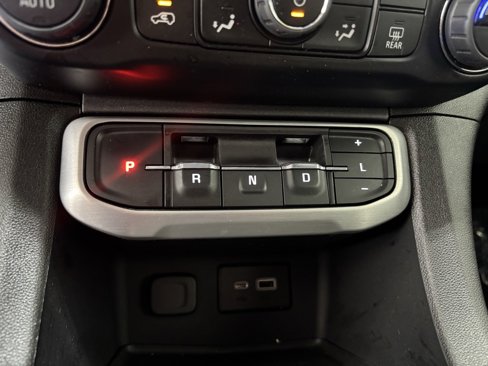 Used 2023 GMC Acadia SLE image 23