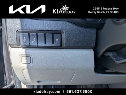 Used 2019 Kia Sedona EX image 28