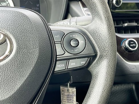 Used 2020 Toyota Corolla LE image 31