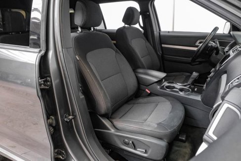Used 2017 Ford Explorer XLT w/ Equipment Group 201A image 37