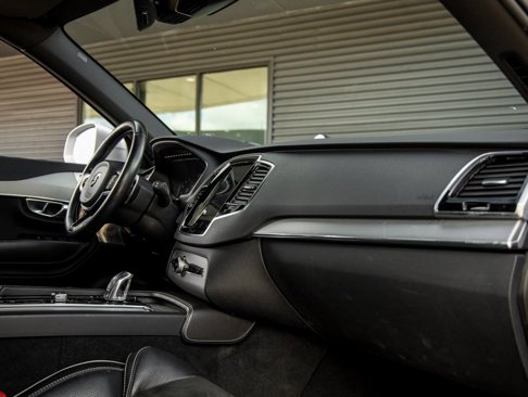 Used 2017 Volvo XC90 T8 R-Design w/ Vision Package image 45