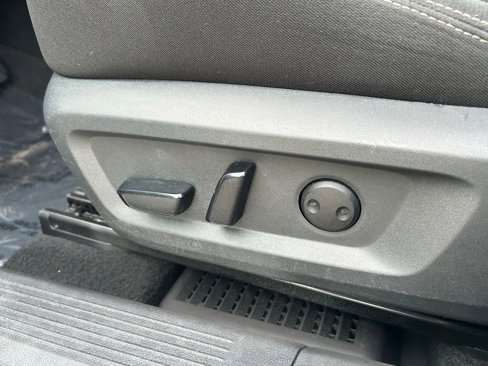 Used 2023 Nissan Rogue SV image 10