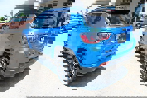 Certified 2022 Jeep Compass Limited image 9