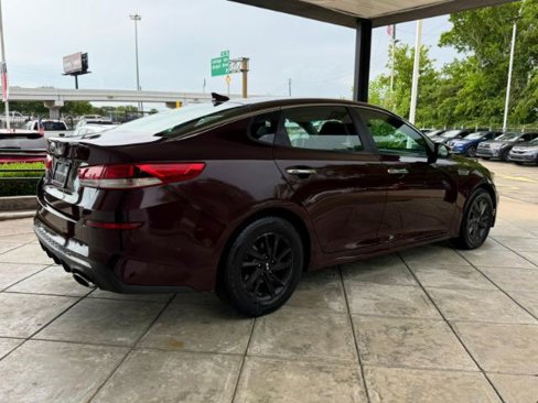 Used 2020 Kia Optima LX image 3
