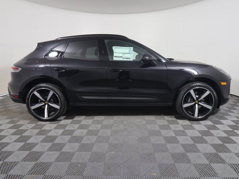 New 2025 Porsche Macan image 8