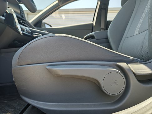 Used 2023 Hyundai Elantra SE image 27