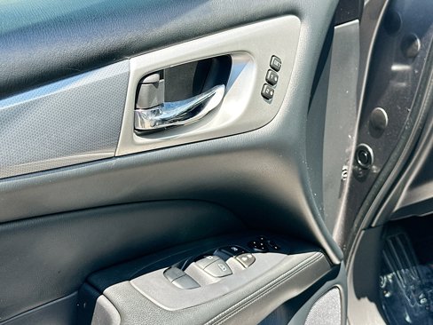 Certified 2020 Nissan Pathfinder SL image 18