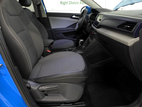 Used 2022 Volkswagen Taos SE w/ Panoramic Sunroof Package image 45