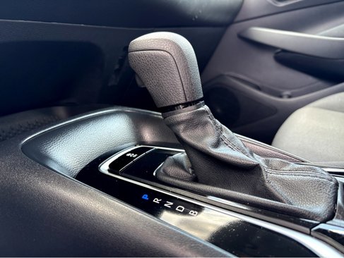 Used 2022 Toyota Corolla LE image 15