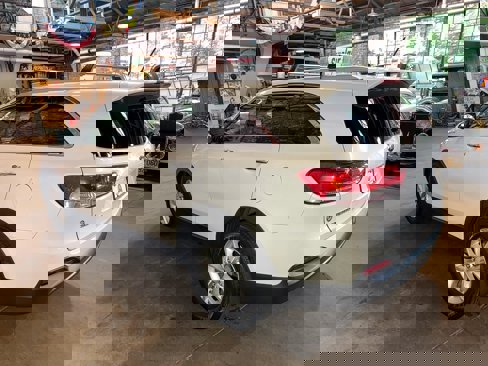 Used 2017 Kia Sorento LX image 5