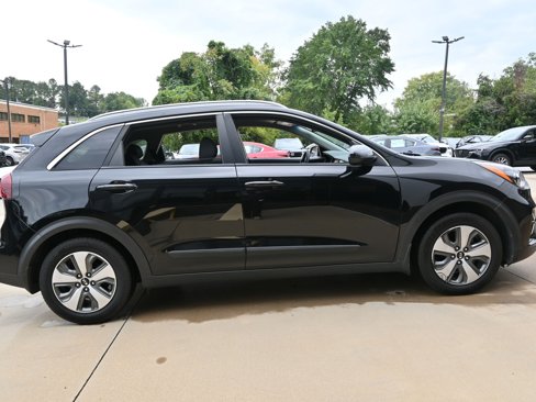 Used 2020 Kia Niro LX image 4