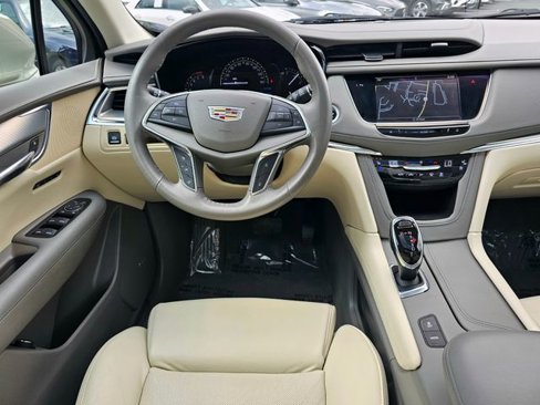 Used 2017 Cadillac XT5 Premium Luxury image 31