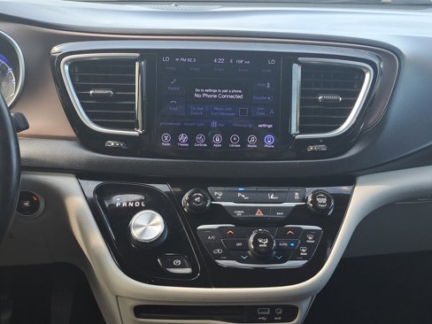 Used 2017 Chrysler Pacifica Touring-L Plus w/ Advanced Safetytec Group image 13
