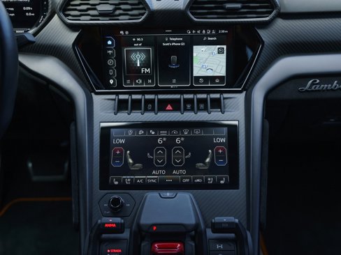 Used 2023 Lamborghini Urus Performante image 19