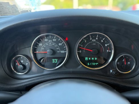 Used 2015 Jeep Wrangler Rubicon w/ Power Convenience Group image 25