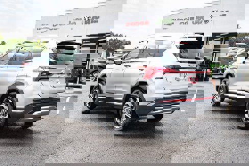 Used 2023 Hyundai Santa Fe SEL w/ Premium Package image 3