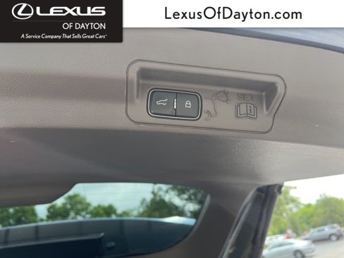 Used 2020 Ford Explorer Platinum w/ Premium Technology Package image 39