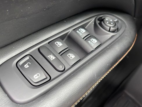 Used 2020 Jeep Compass Latitude w/ Popular Equipment Group image 12