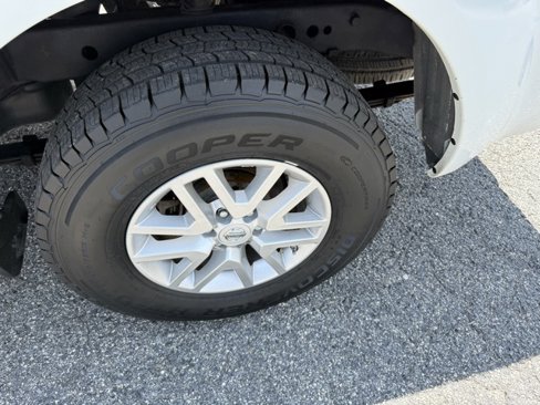 Used 2016 Nissan Frontier SV image 19